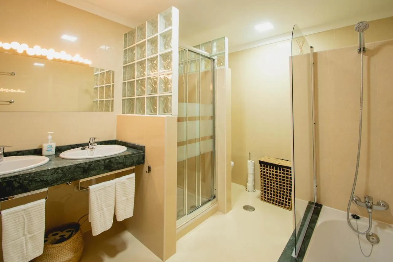 Villa Vista Reina - Luxury 6 Bedroom - Heated Pool- Views - Pool Table - Vista Lobos - Playa Blanca Коста Бланка