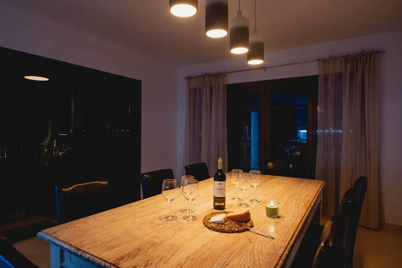 Villa Vista Reina - Luxury 6 Bedroom - Heated Pool- Views - Pool Table - Vista Lobos - Playa Blanca