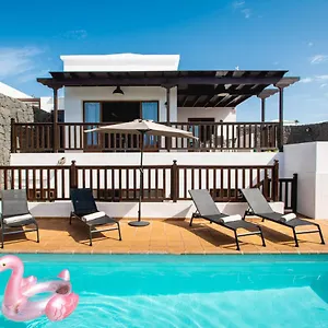  Villa Stylish 6 Bedroom Princesa - Hot Tub - Heated Pool - Near & Waterparks
