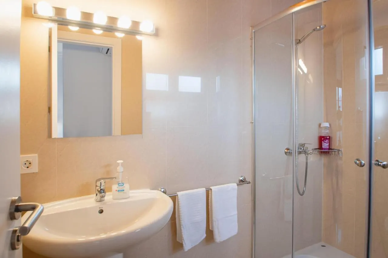 Villa Vista Reina - Luxury 6 Bedroom - Heated Pool- Views - Pool Table - Vista Lobos - Playa Blanca 0*, Playa Blanca (Lanzarote) Spain