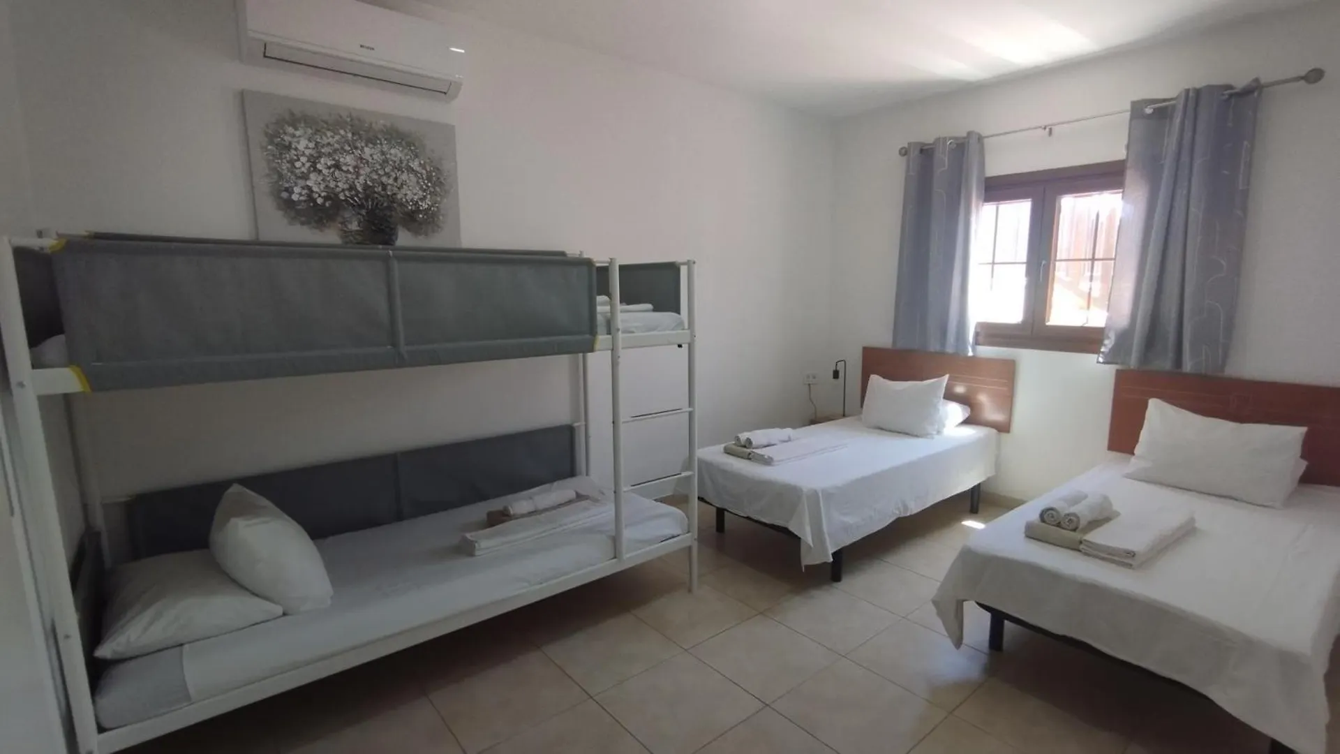 Villa Vista Reina - Luxury 6 Bedroom - Heated Pool- Views - Pool Table - Vista Lobos - Playa Blanca Spain
